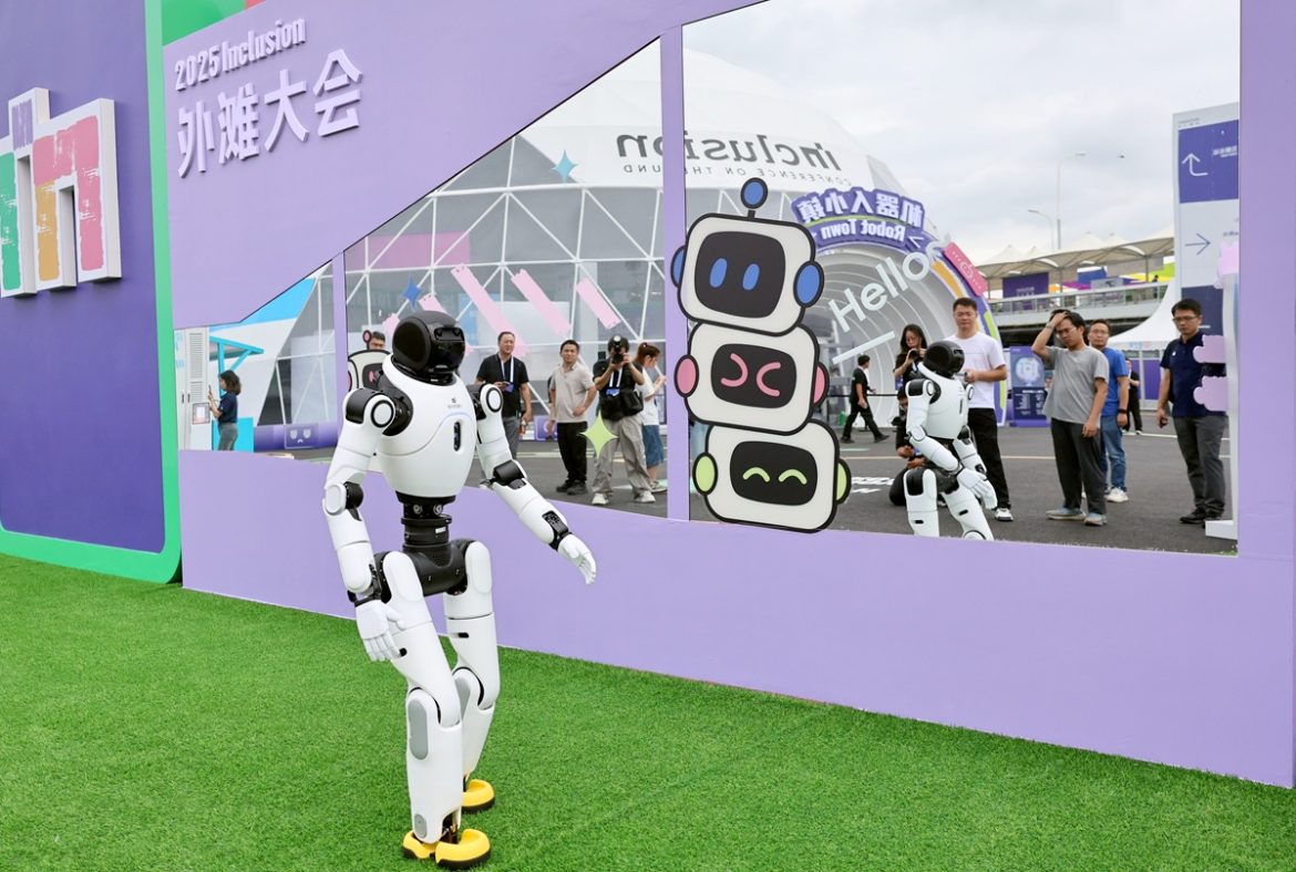 Shangai, obiettivo di crescita al 5% nel 2026