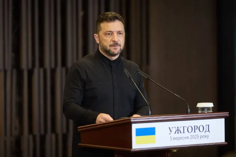 Zelensky “Attacco dei russi con più di 400 droni e circa 40 missili”