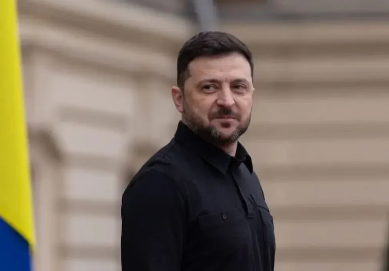 “FT”, il 24 febbraio Zelensky annuncerà le elezioni e un referendum sulla pace