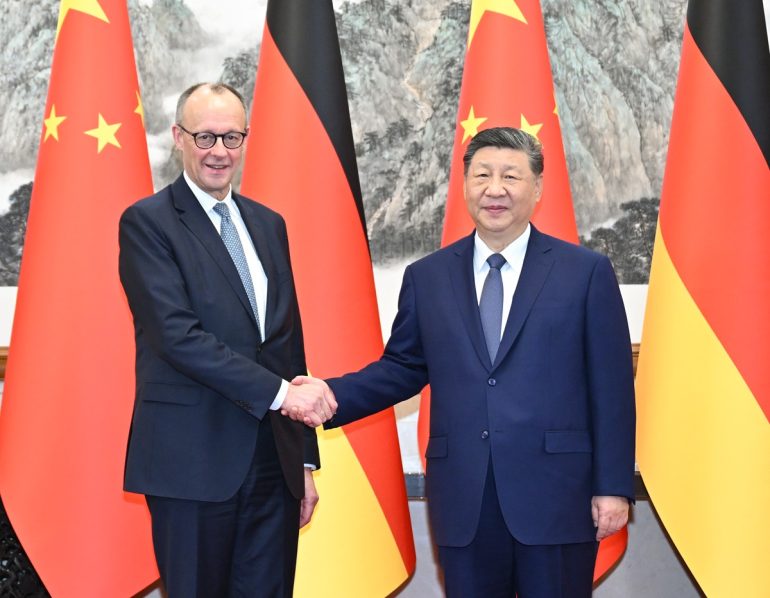 Il leader cinese Xi Jinping incontra a Pechino il cancelliere tedesco Merz