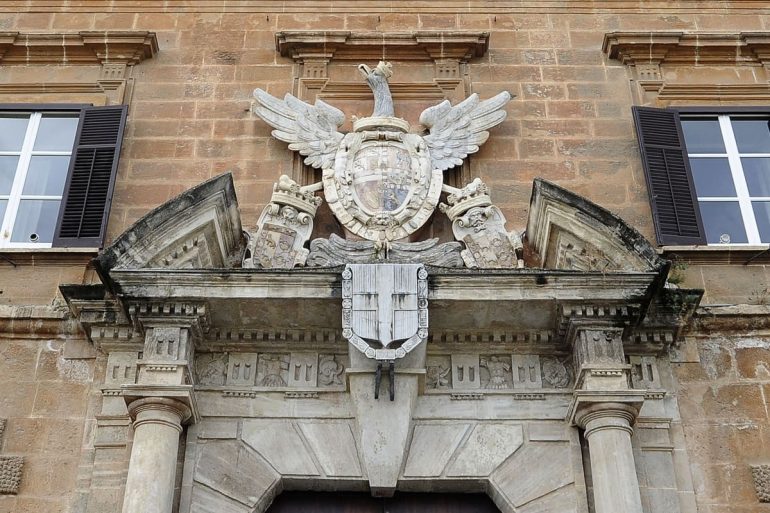 Ars, approvata la riforma degli enti locali ‘dimezzata’: in giunta almeno il 40% degli assessori donna