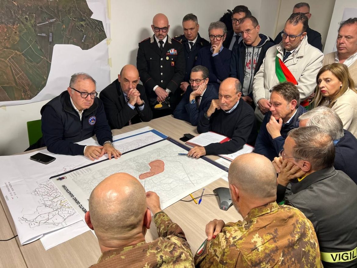 Frana di Niscemi, Schifani consegna al Comune i primi alloggi per gli sfollati: “Non solo vicinanza, ma atti concreti”