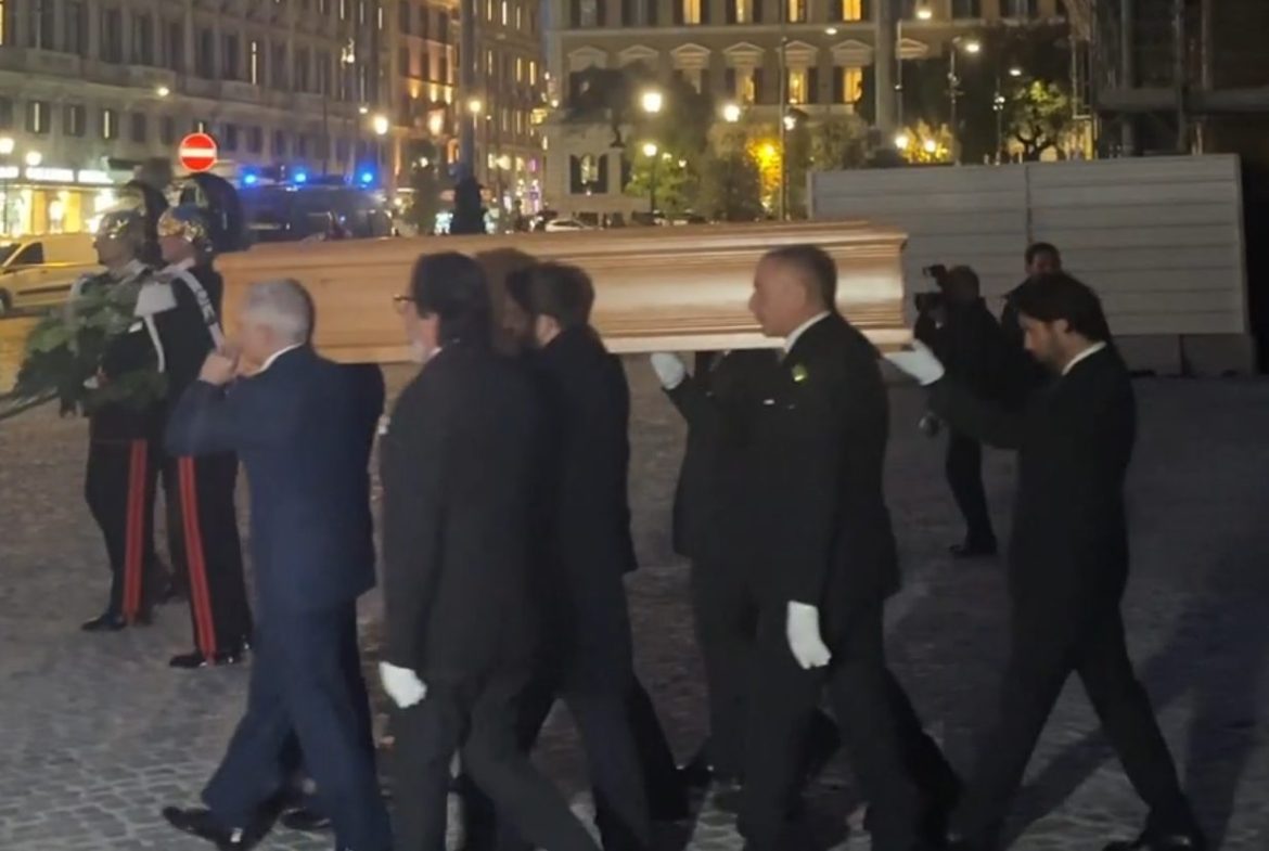 L’ultimo saluto ad Antonino Zichichi, anche il presidente Mattarella ai funerali / Video