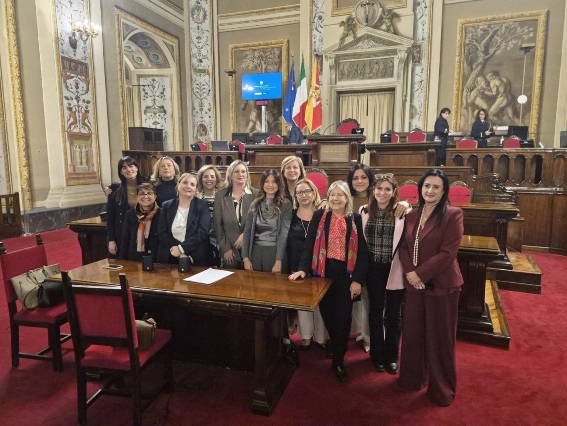 Le deputate dell’Ars “Bene la norma che aumenta la presenza delle donne nelle giunte comunali”