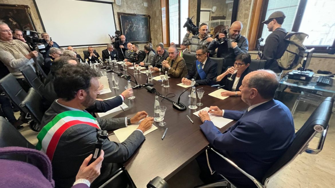 Maltempo, sopralluogo e poi vertice in prefettura per Schifani a Siracusa: “Dalla Regione massima attenzione al territorio”