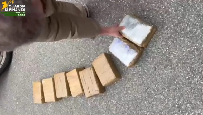 Traffico di droga legato alla ‘Ndrangheta, 15 misure cautelari in tutta Italia