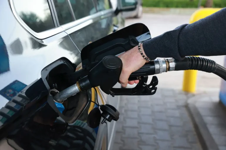 Carburanti, prorogato all’1 maggio il taglio delle accise