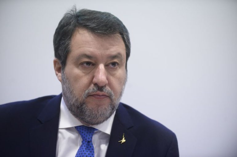 Salvini “O l’Europa sospende il patto di stabilità o costretti a fare da soli”