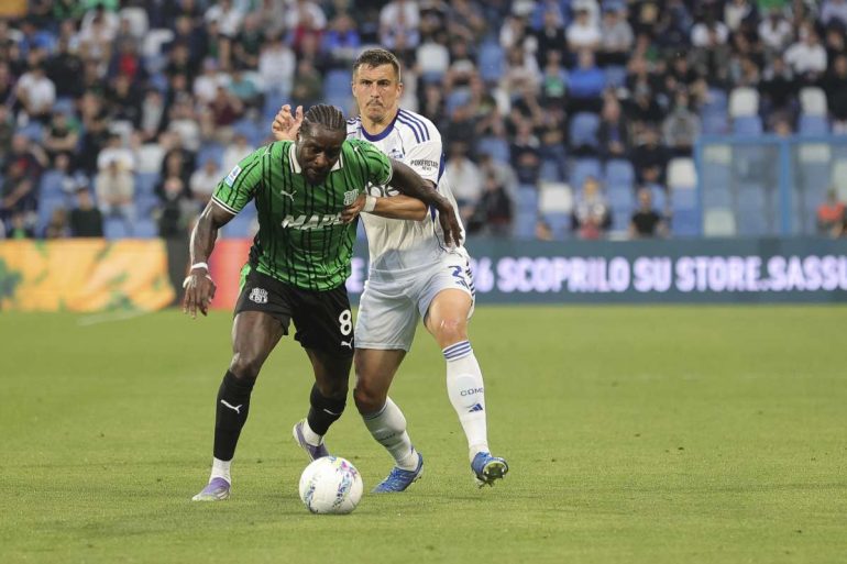 Volpato e Nzola condannano il Como, Sassuolo vince 2-1