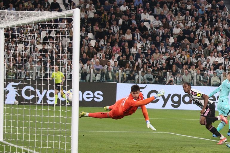 Bologna battuto 2-0, pass Champions più vicino per la Juve