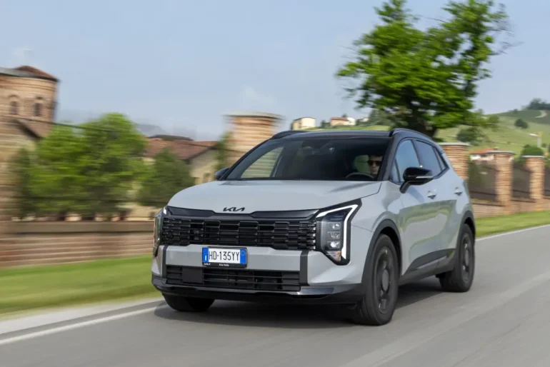 Kia Sportage si rinnova con la motorizzazione Trifuel