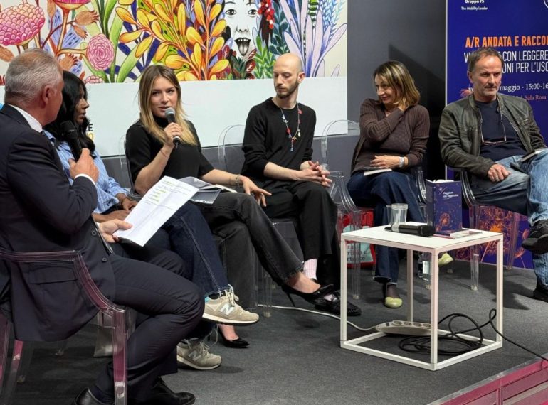 Gruppo FS, a Torino presentato il libro “Viaggiare con leggerezza”