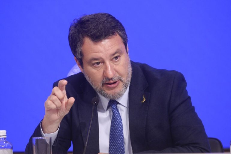 Salvini “Proposta di legge su revoca cittadinanza a chi delinque”