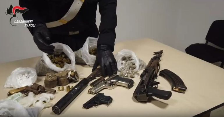 Camorra, blitz contro i “panzarottari”, 26 misure cautelari ad Afragola