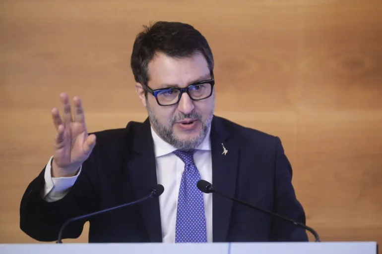 Salvini “Verso proroga taglio accise e credito imposta”