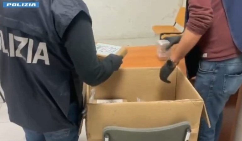 Blitz della polizia contro clan mafioso a Catania, 20 arresti e 12 indagati