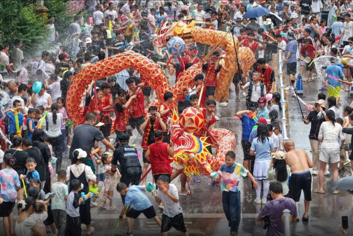 Dragon Boat Festival, a Pechino 8,4 mln di visite turistiche durante le vacanze