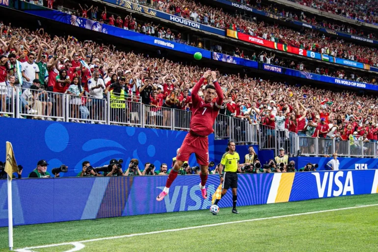 Doppietta storica di Ronaldo, il Portogallo travolge l’Uzbekistan 5-0