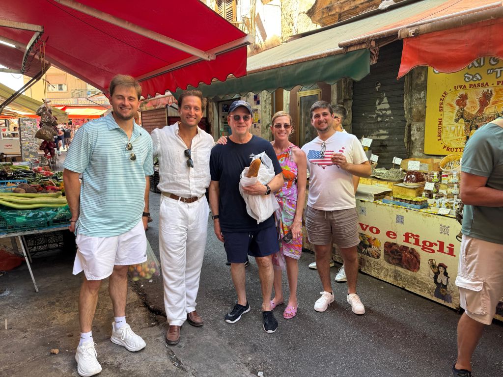 L’Ambasciatore Usa Fertitta a Palermo, un tour della città dal Massimo a Ballarò