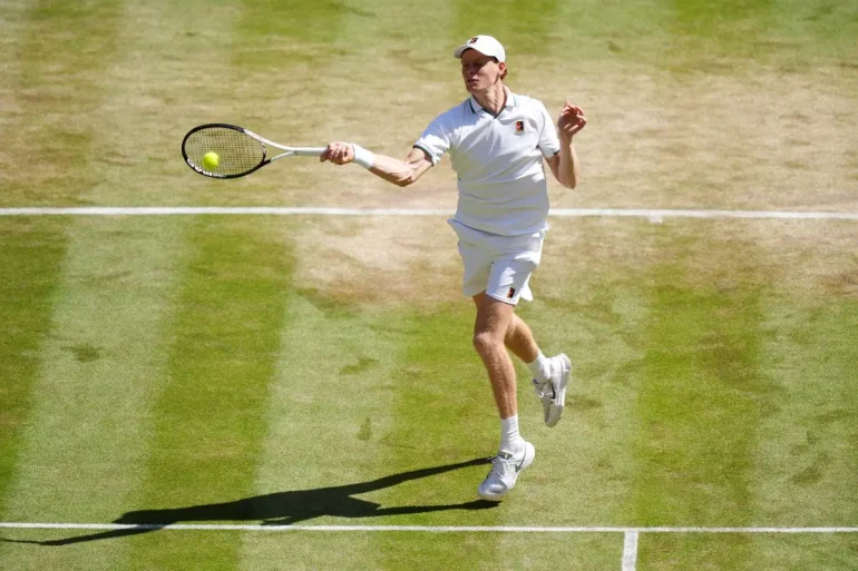 Sinner batte Struff e vola in semifinale a Wimbledon