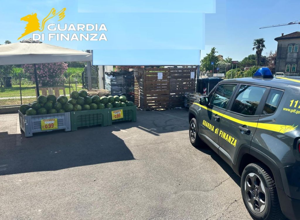 Sequestrati a Rovigo 450 kg di carne scaduta e 3 tonnellate di verdura marcia