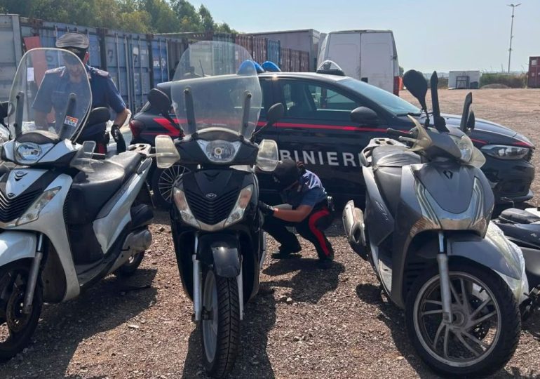 Scoperto traffico illecito di moto nei container a Roma, 3 fermi e 2 denunce