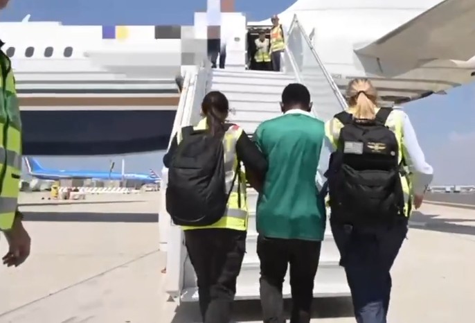 Contrasto all’immigrazione clandestina, espulsi 32 cittadini nigeriani