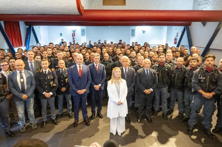Meloni “Tolleranza zero per chi vuole trasformare le piazze in zone franche”