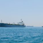 Petroliera colpita da tre proiettili nello Stretto di Hormuz, nessuna vittima