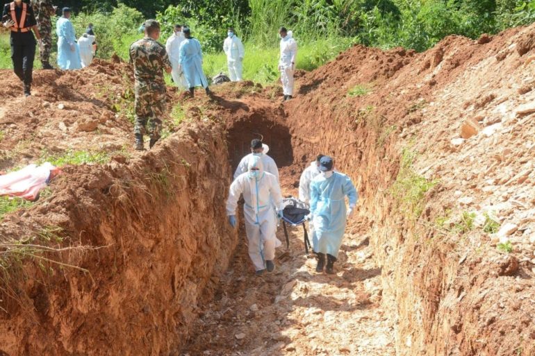 In Nepal si aggrava il bilancio delle vittime, oltre 1000 i morti