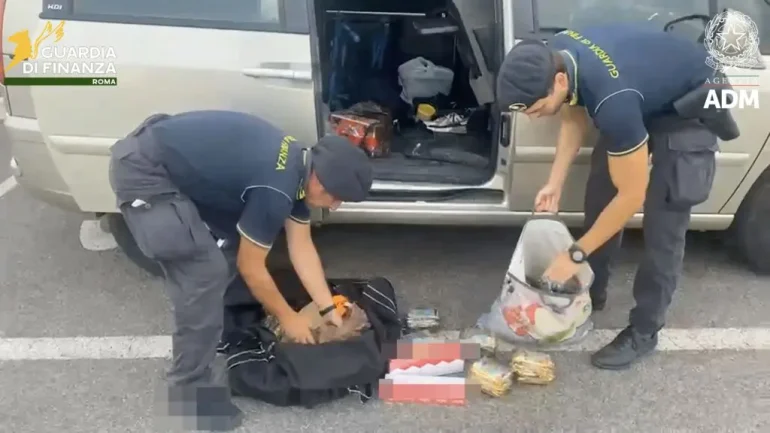 Porto di Civitavecchia, maxi sequestro di tabacco proveniente dall’Algeria