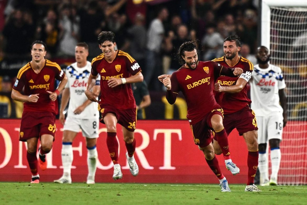Roma rimonta l’Atalanta nel finale: 2-1 e vetta con l’Inter