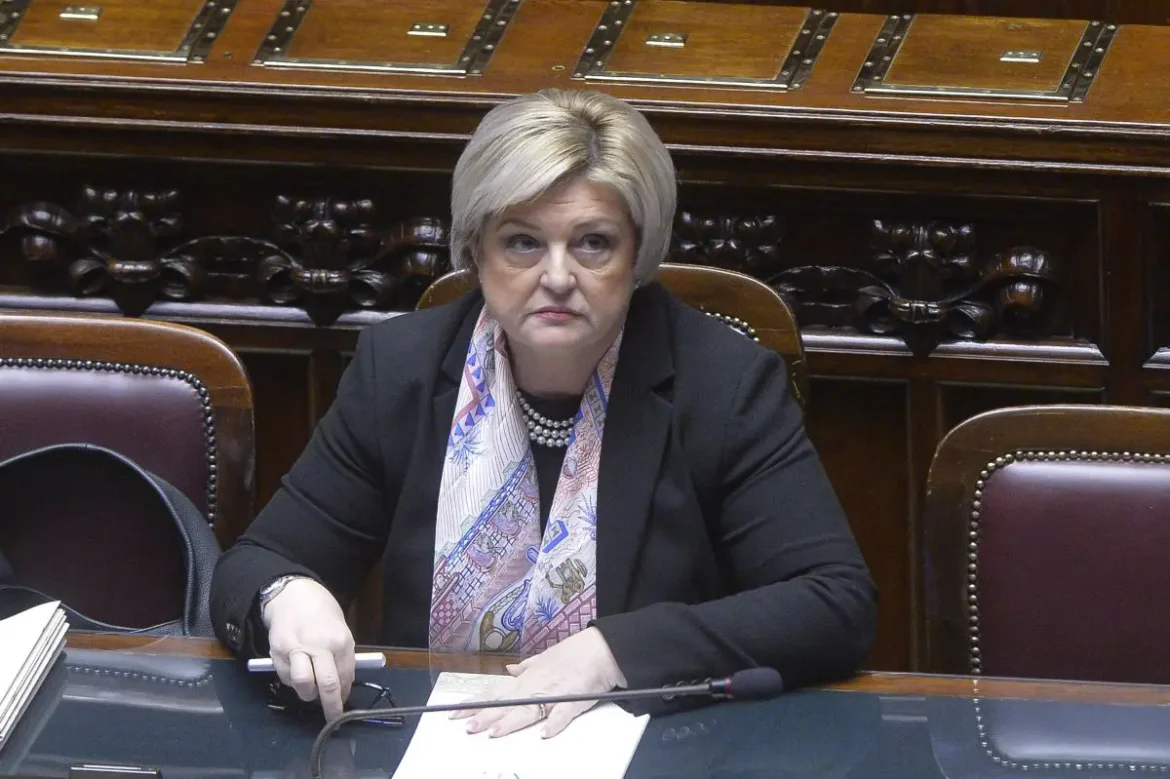 Ex Ilva, Calderone “Pronti ad adeguare l’assegno di ricollocazione Cigs”
