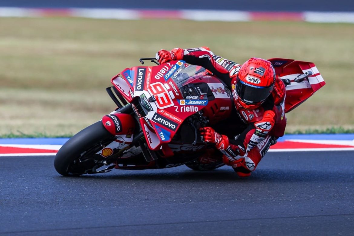 Marc Marquez vince la Sprint a Misano, preceduti Bezzecchi e Martin