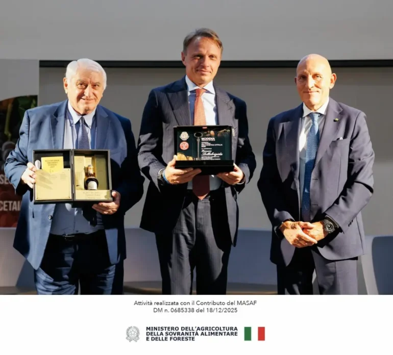 Le Terre del Balsamico, consegnate le Chiavi dell’Acetaia d’Italia a Lollobrigida
