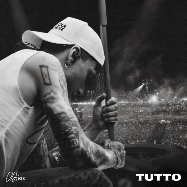 Ultimo, il cantautore romano, presenta il nuovo singolo “Tutto” dopo il live da record a Tor Vergata.