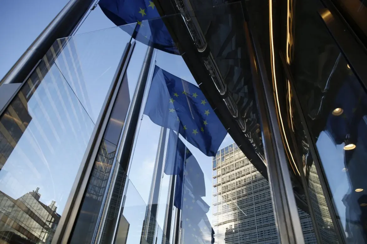 Commissione Ue propone rinvio di un anno per le norme sull’import di metano