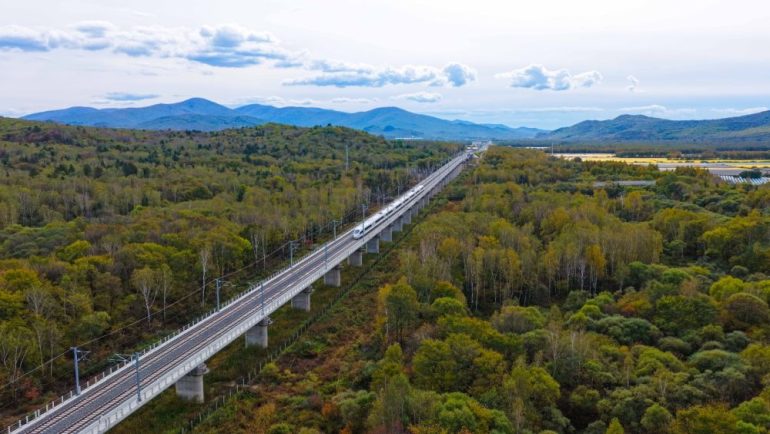 La Cina aggiorna la sua rete ferroviaria con i treni ad alta velocità