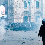 Cortei, il bilancio è di 28 arresti e 43 denunce. Tra le forze ordine 141 feriti