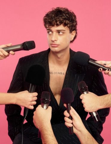 Cioffi, cantautore italiano, presenta il nuovo singolo Superstar
